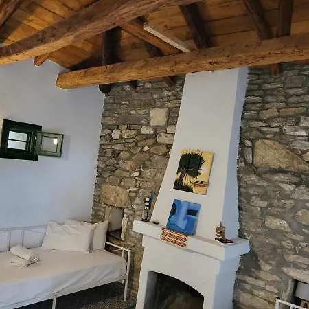 Relaxing Traditional House Астрис